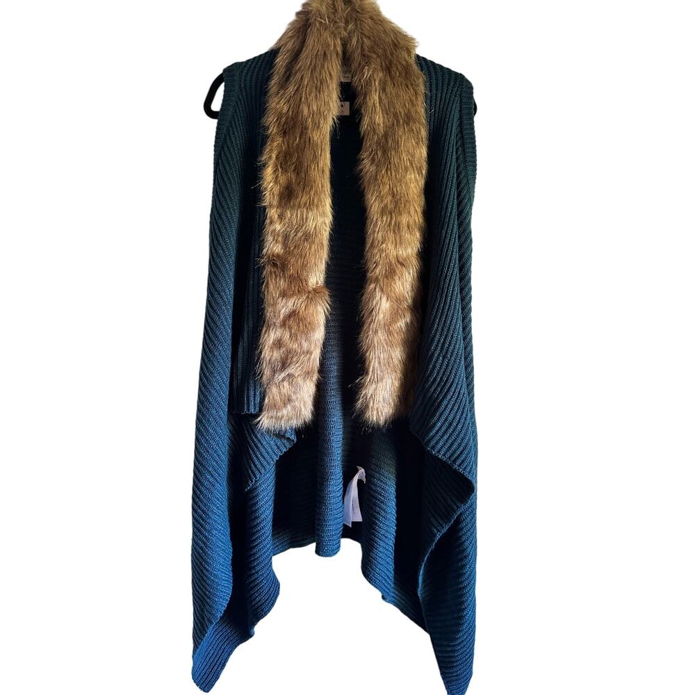 NWT Ariat Cowgirl Faux Fur Collar Knit Sweater Vest Blue/Green Size Large